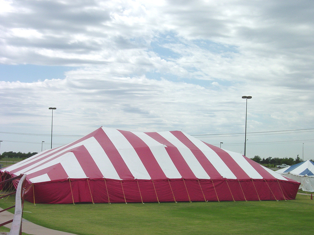 60x90 pole type party tent